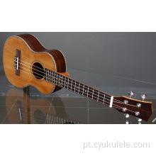 Letras de ukulele de macarrão de pinho vermelho